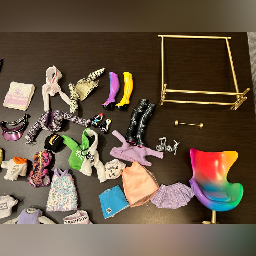 Rainbow High Doll Clothing & Accessory Lot